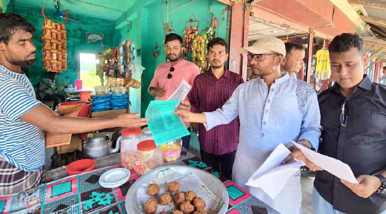 বজ্রপাতে জীবন রক্ষা: নলছিটিতে জন সচেতনতামূলক লিফলেট বিতরণ