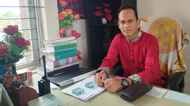 আজ কবি ইশতিয়াক আহাম্মেদ এর ৩৫তম জন্মদিন